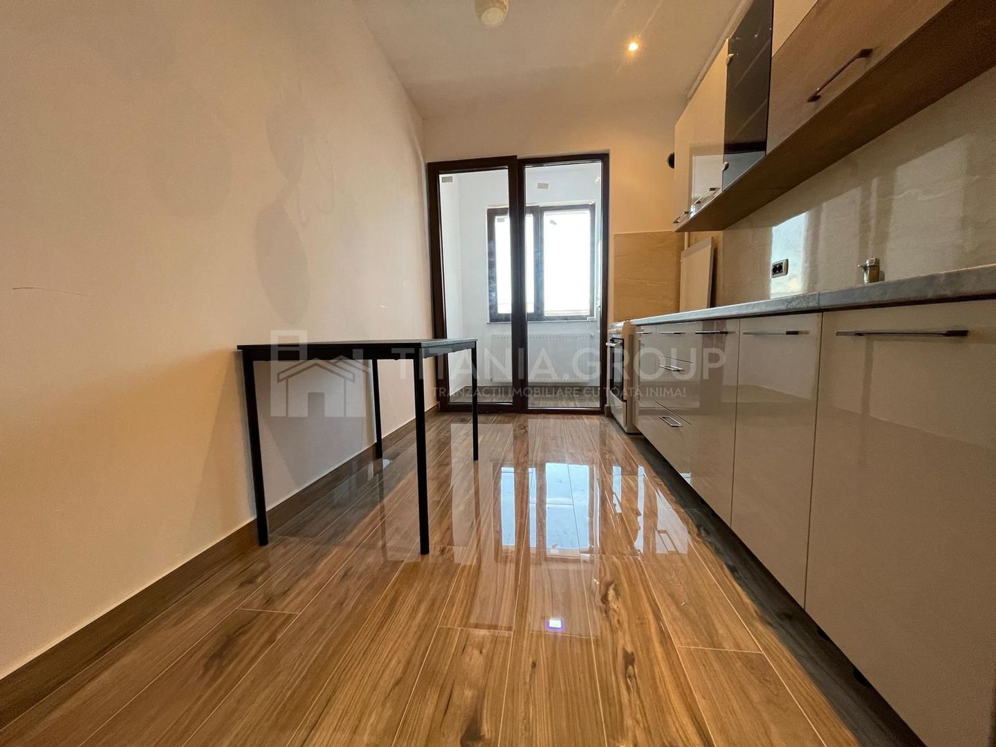 Garsoniera cocheta, mobilata si utilata - Complex Rezidential Isaran - Poză 5