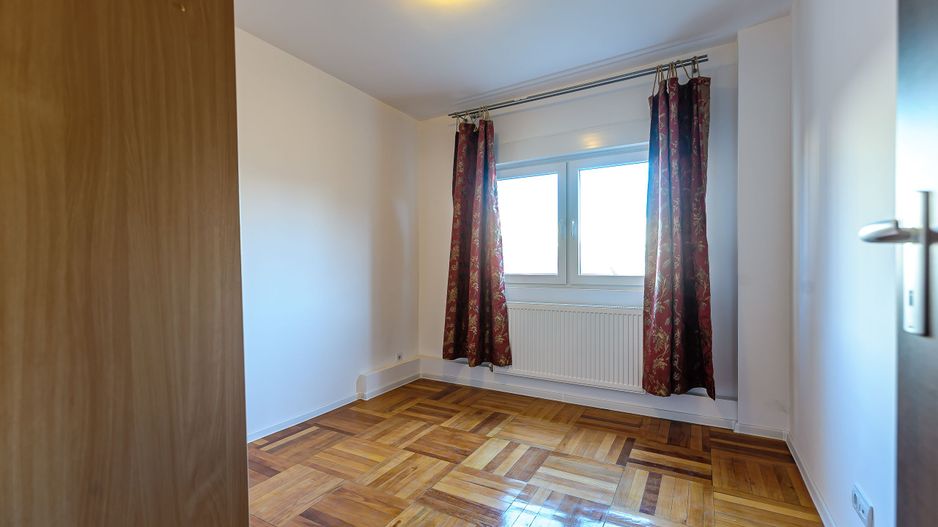 Apartament cu 3 camere în Vlaicu - Poză 7