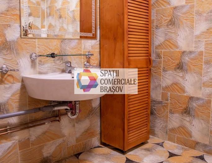 Conac cu piscina - 1810 mp - Poză 15