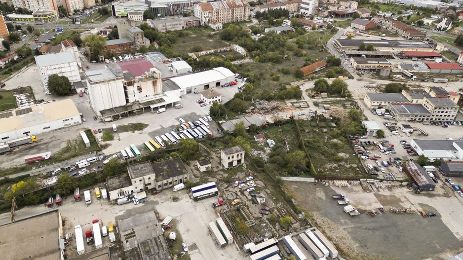 Teren industrial de 6,820mp Strada Poetului - Poză 7