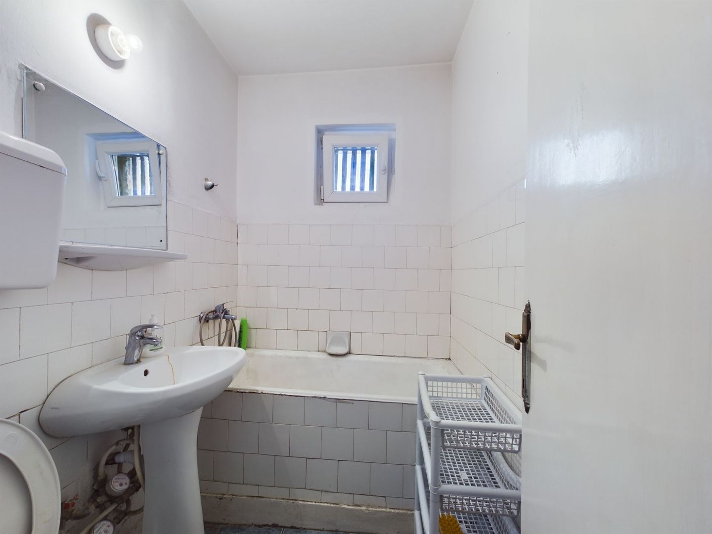 Apartament clasic cu 2 camere în Grădiște - Poză 10