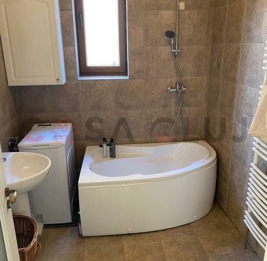 Apartament în vilă, zonă centrală, parcare - Poză 8