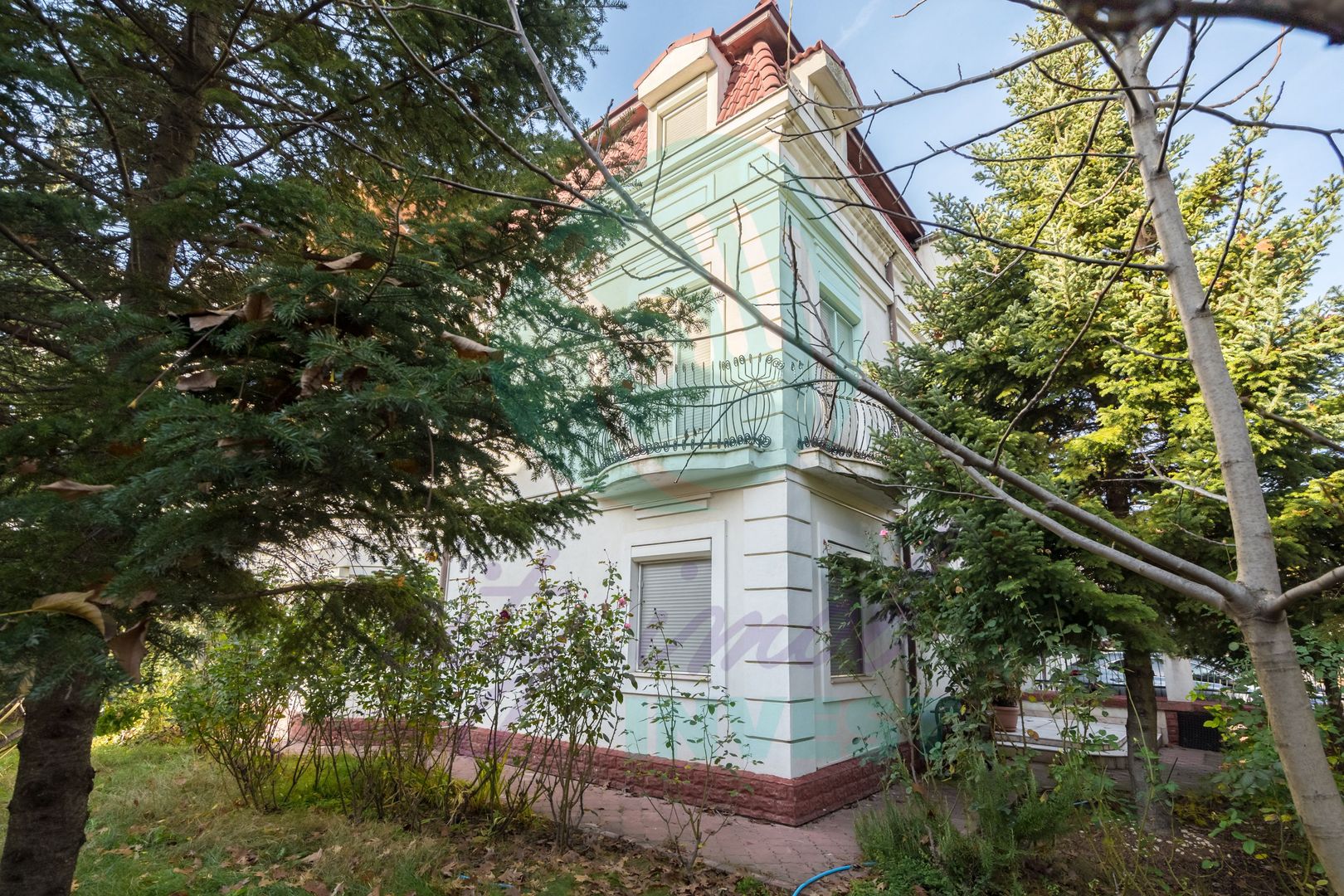 Vila spatioasa in zona Erou Iancu Nicolae - British School - Poză 2