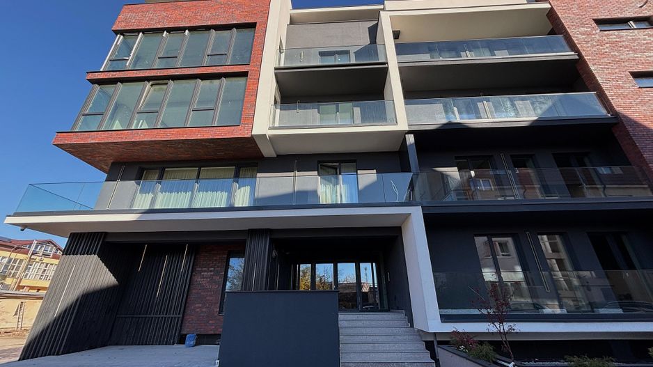 Apartament PREMIUM 3 camere cu GARAJ si boxa - zona Centrala - Poză 14