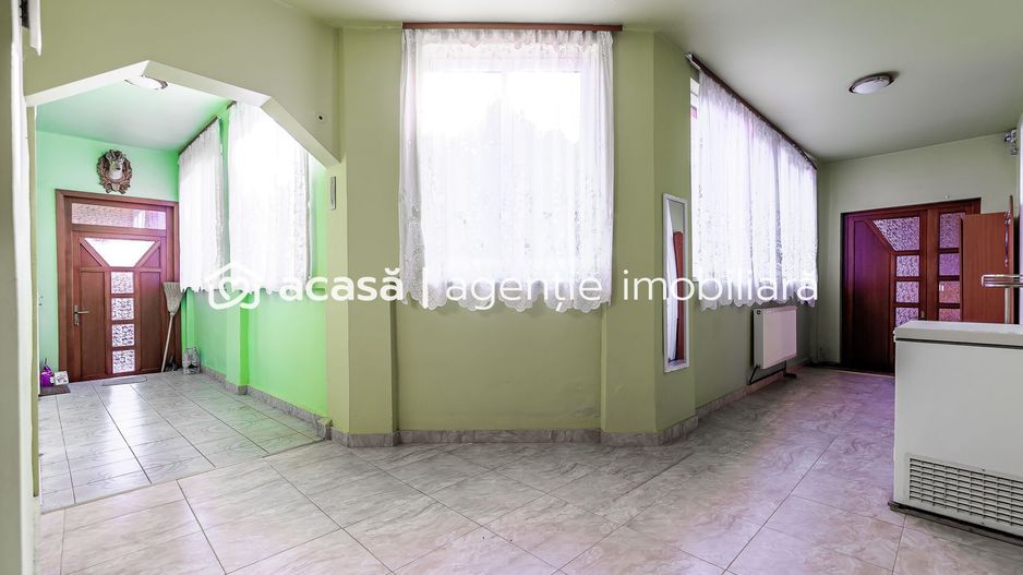 Locuință spațioasă cu grădină mare, în Aradul Nou, calea Timișorii - Poză 1