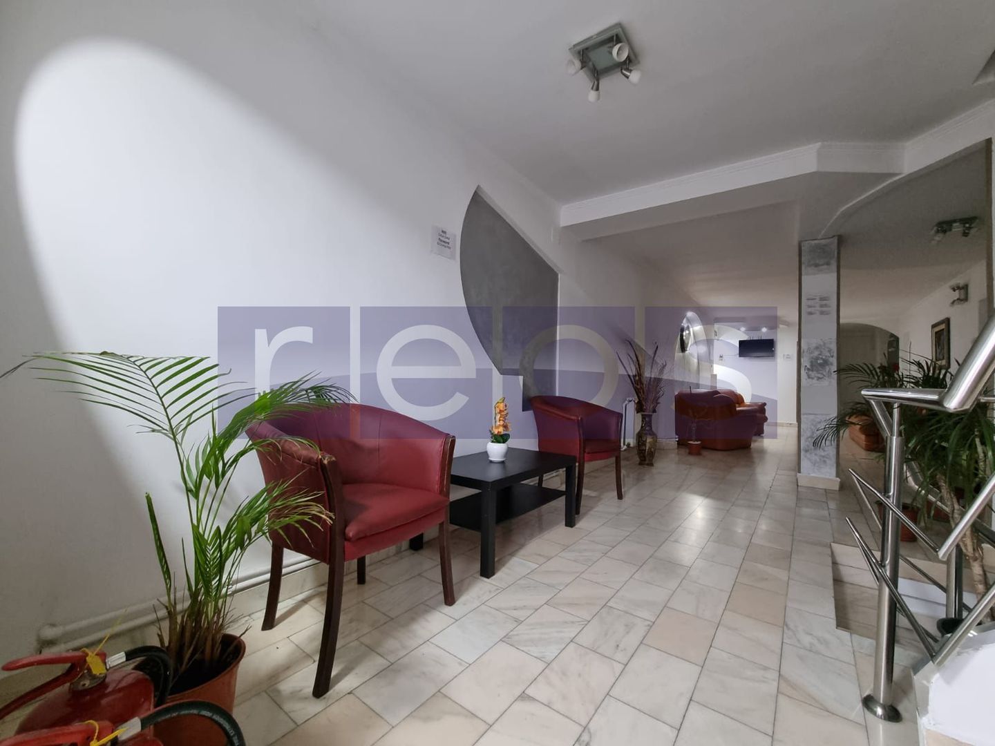 VANZARE HOTEL SI RESTAURANT | 1200MP UTILI | ZONA EROII REVOLUTIEI - Poză 3