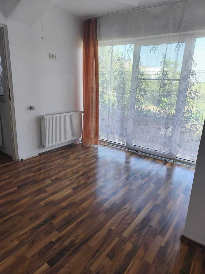 Apartament spatios la casa 77 mp utili curte libera 33 mp Turnisor - Poză 2