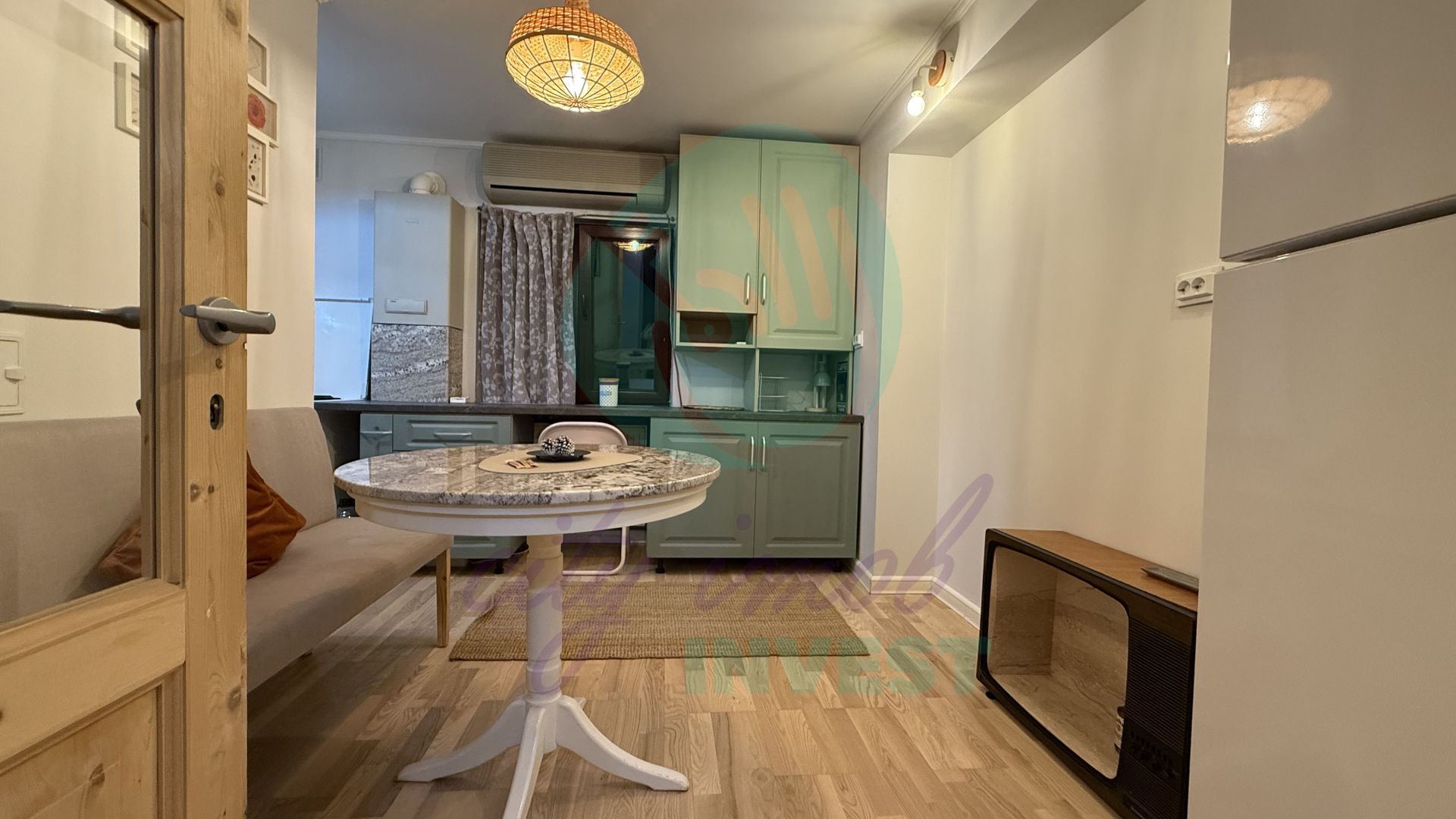 Apartament renovat cu CENTRALA PROPRIE - Poză 9