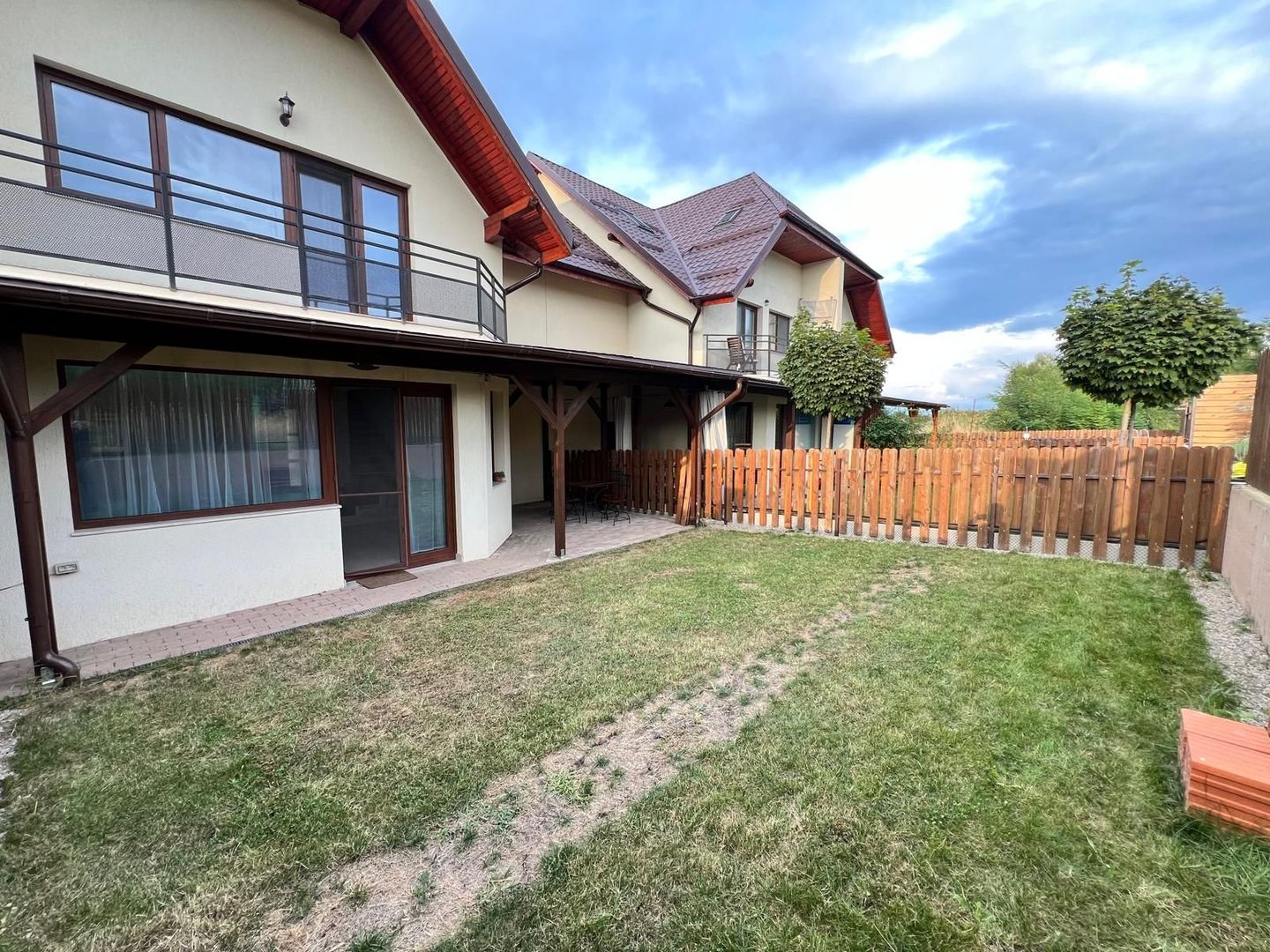 Casa cu 7 camere | 3 balcoane | Garaj | 220 mp + 80 mp curte | Cartier Panorama - Poză 39