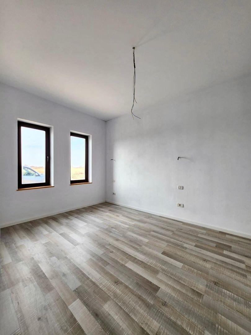 Duplex pe parter 3 camere, terasa spatioasa, 2 km de Timisoara - Poză 4