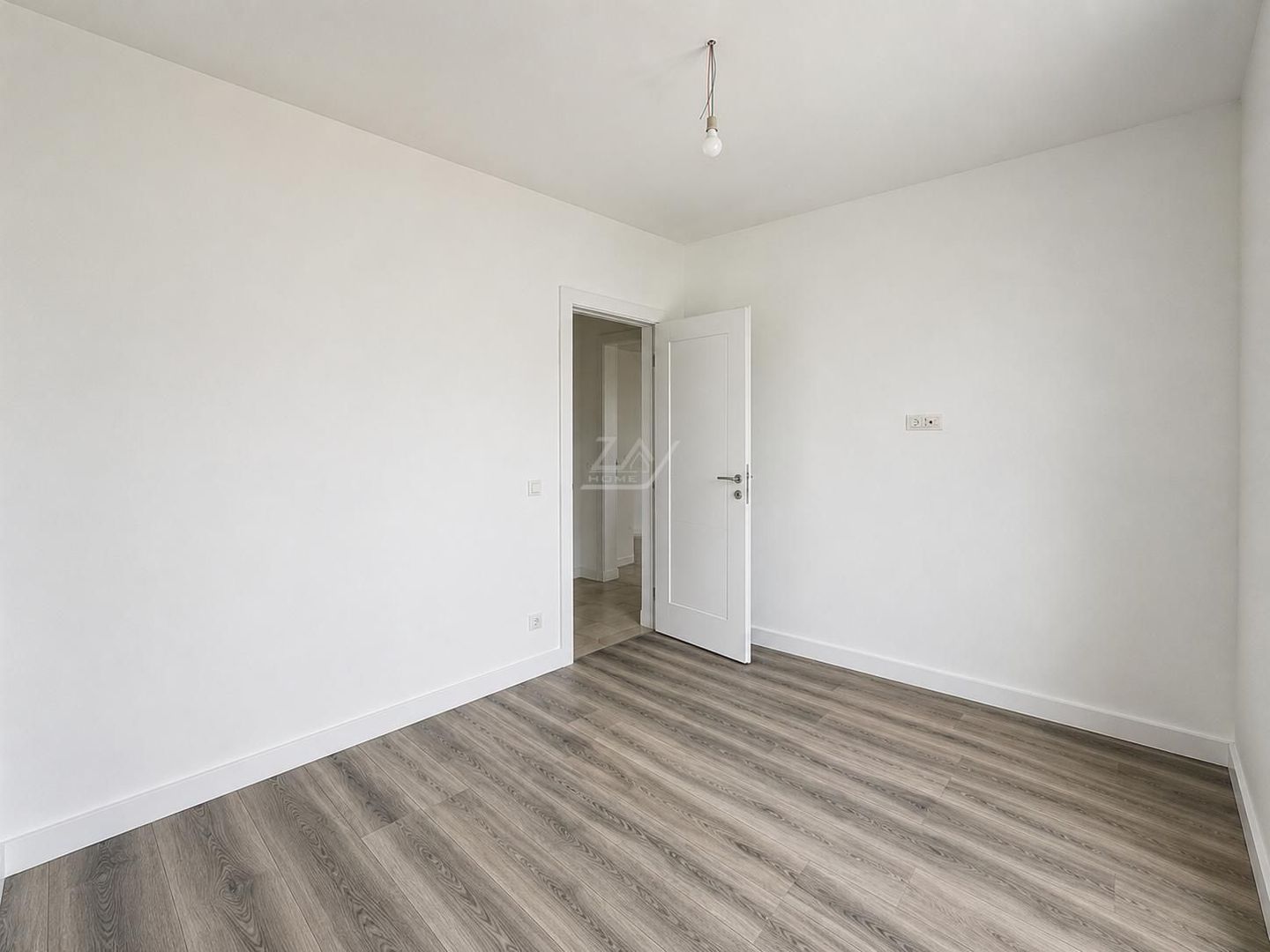 Bloc nou. Apartament cu 3 camere spations. 2 Bai. Etaj 1 - Poză 5