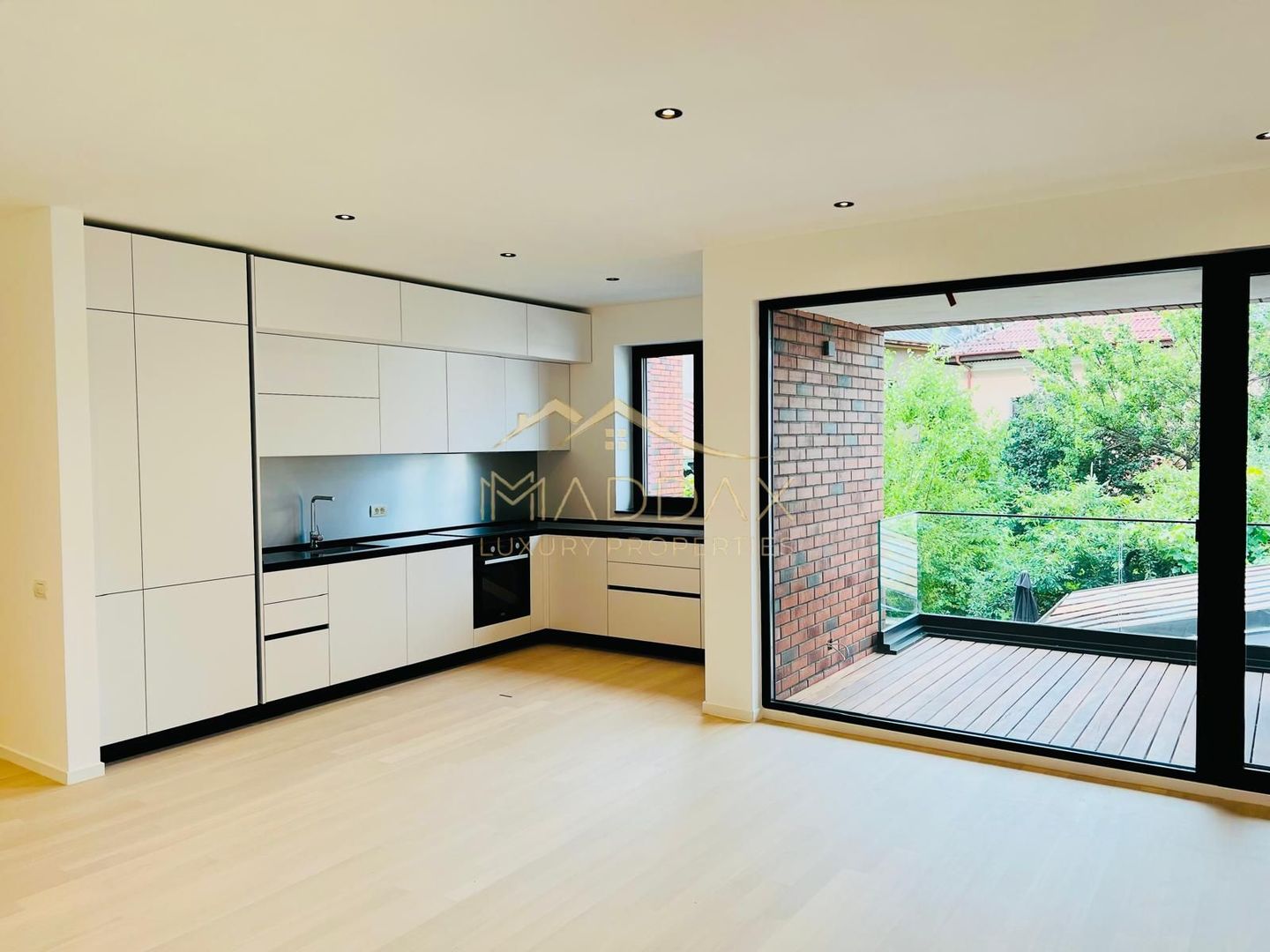 Apartament 3 Camere | De Vanzare | Stefan Cel Mare - Poză 1