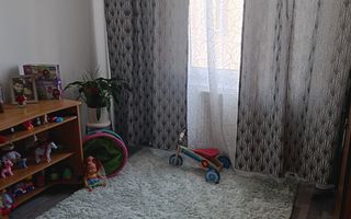Apartament 4 camere. Zona Panselelor. Cu Centrala. - Poză 5