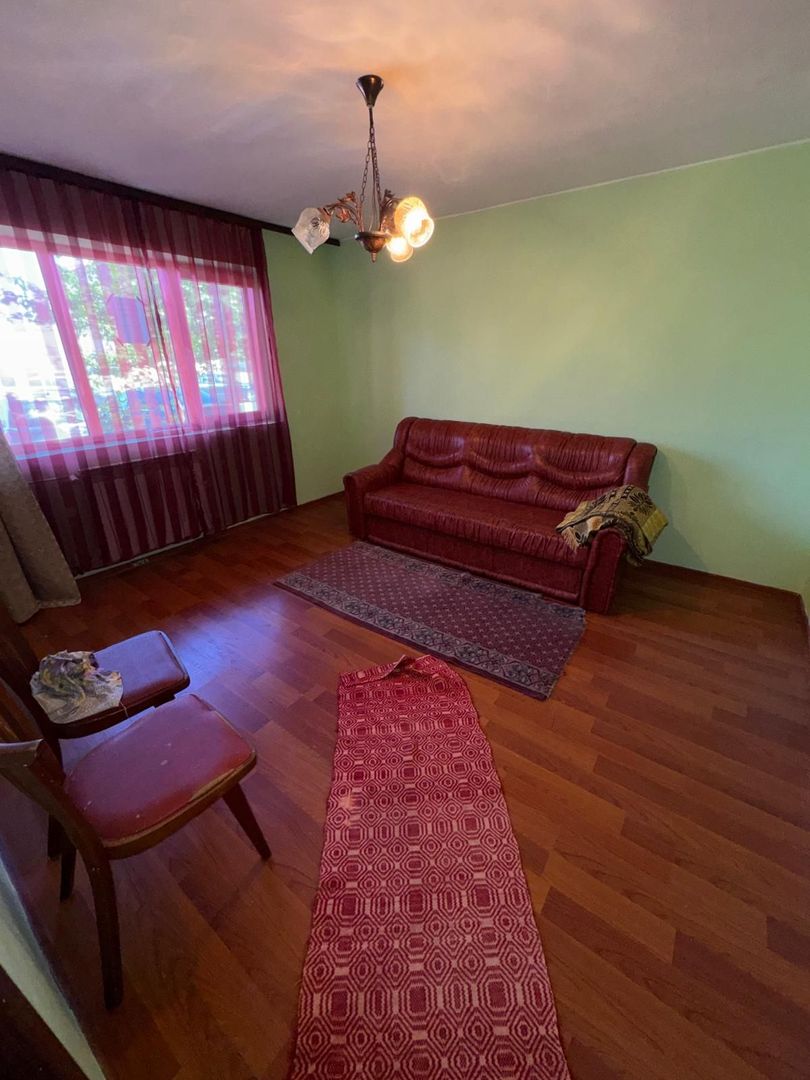vand apartament 3 camere, parter, zona Autogara, gaz pe scara - Poză 4