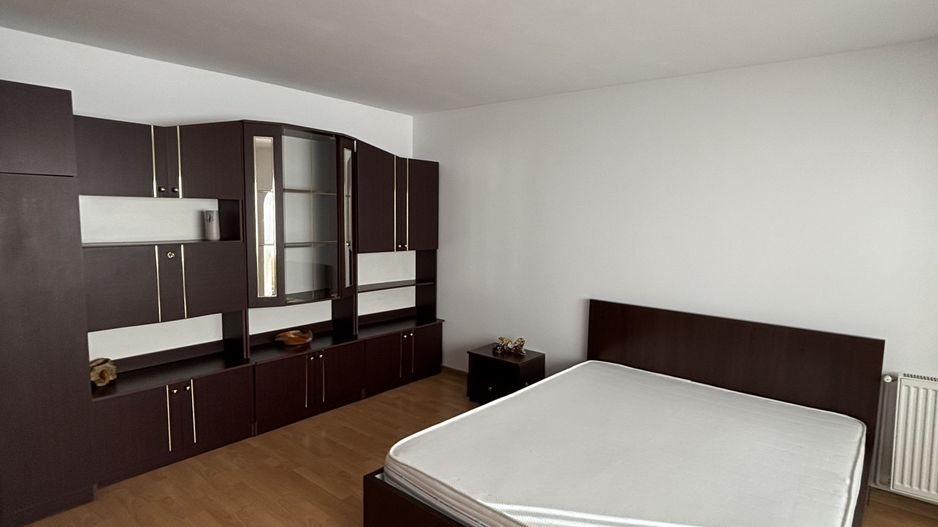 Apartament generos 2 camere - Poză 1