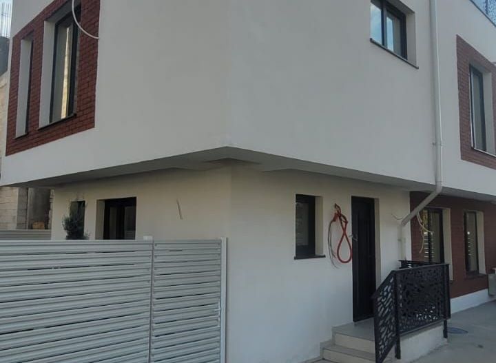 VILA TIP DUPLEX, MUTARE IMEDIATA / ZONA DE CASE - TRAPEZULUI! - Poză 19