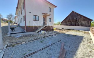 Casa tip duplex, la alb - Sura Mica - COMISION 0 - Poză 2