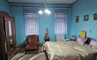 🏡 Casă cu demisol, parter și mansardă – Str. Victoriei, zonă centrală - Poză 7