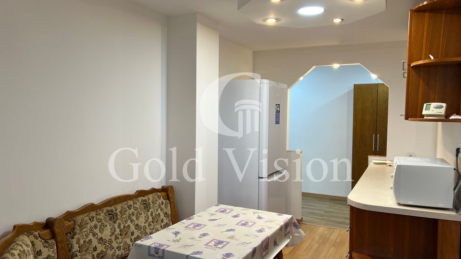 Apartament cu 4 camere, decomandat, 80 mp utili, zonă centrală - Poză 5