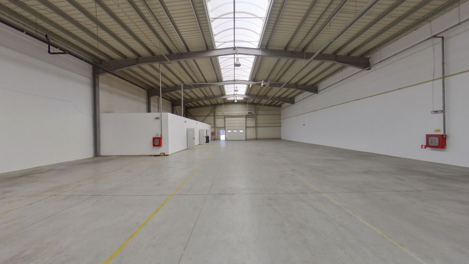 Hală industrială de închiriat 853 mp - Poză 3