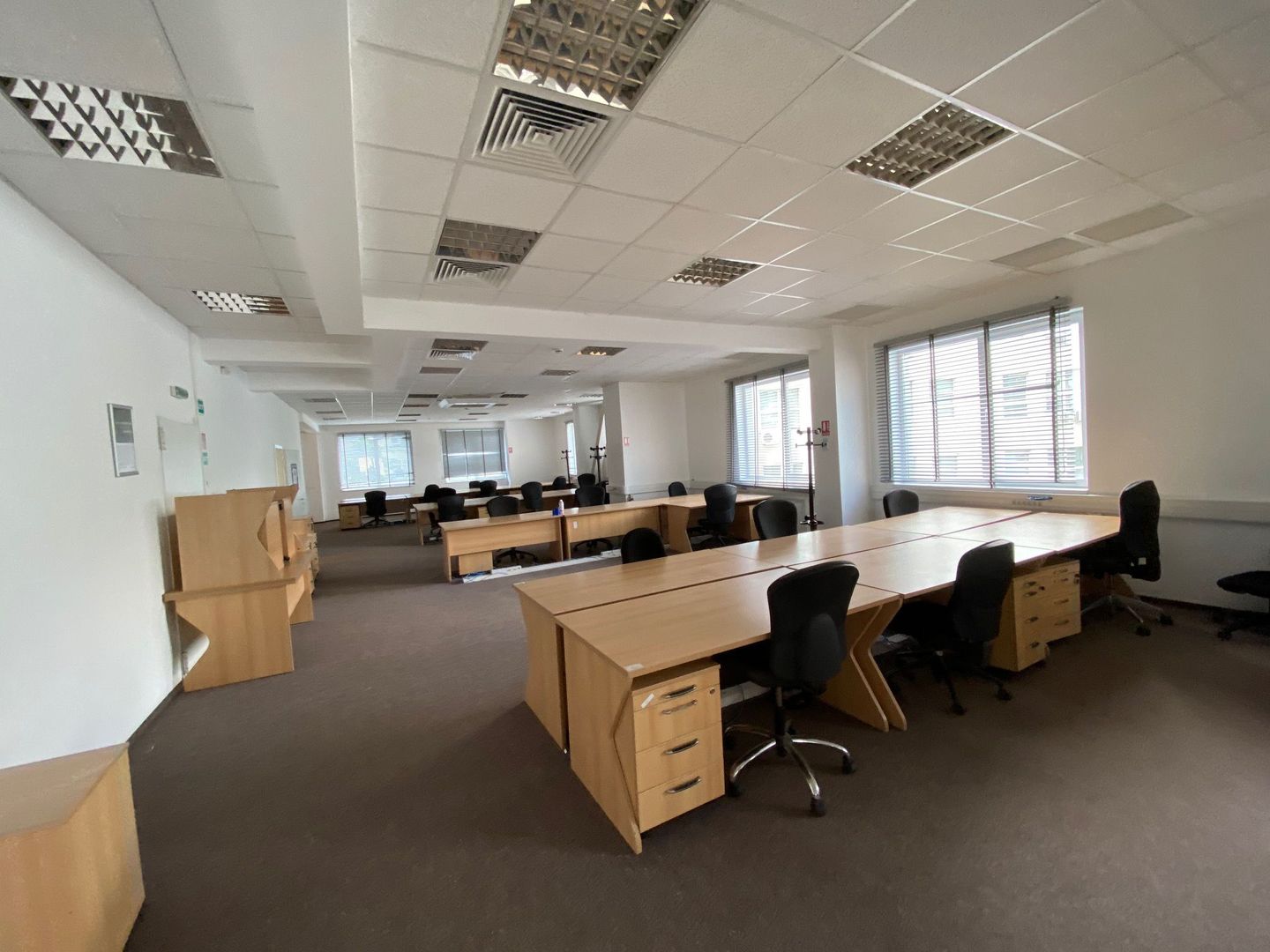 Cladire de  birouri - zona COMPLEX - Poză 13