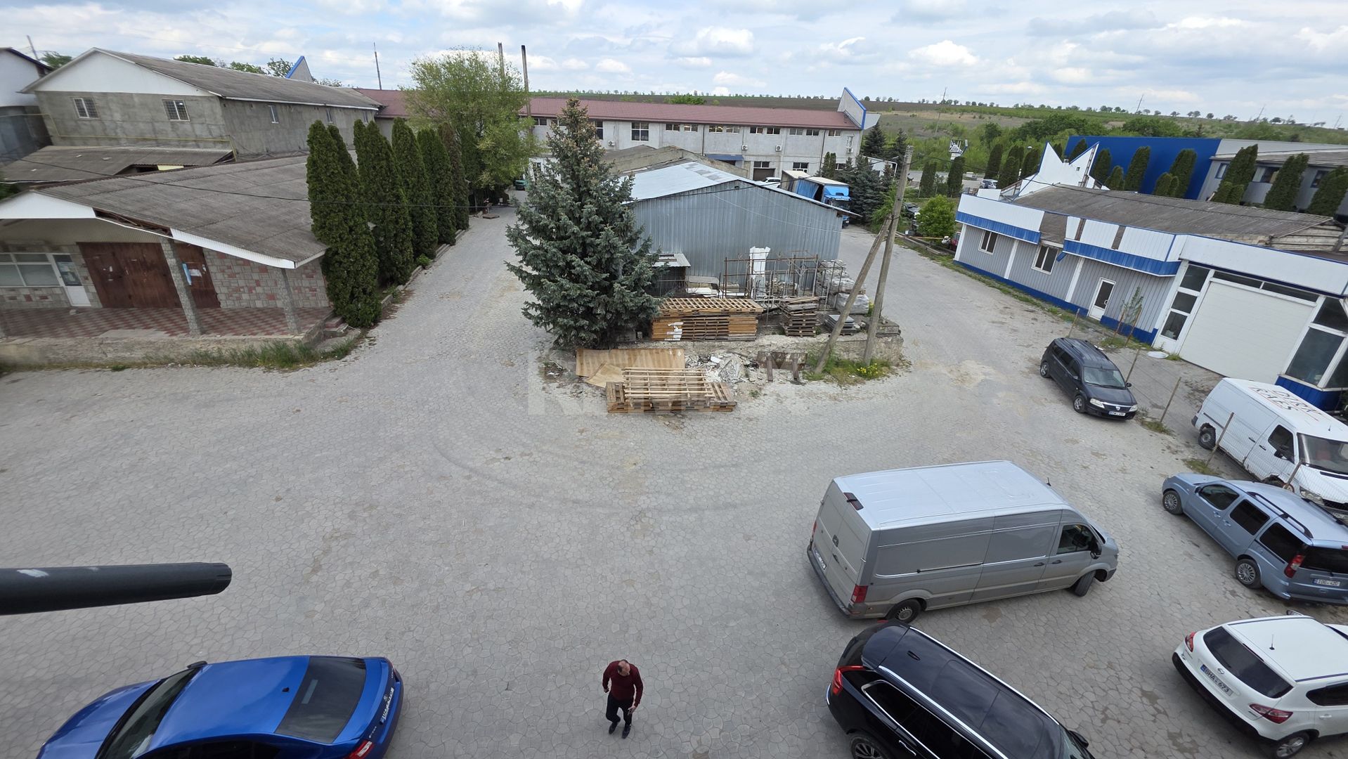 Teren cu spații comerciale Mun. Bălți - Poză 20