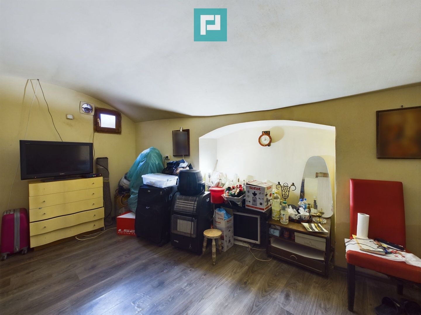 Apartament la curte comuna, Boul Roșu. - Poză 6