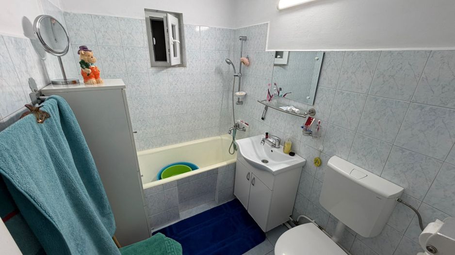 Apartament 2 camere, decomandat - zona Cetate - Poză 9