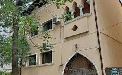 De vânzare - vilă 12 cam - D+P+1E+M - Piata Muncii - Calarasilor