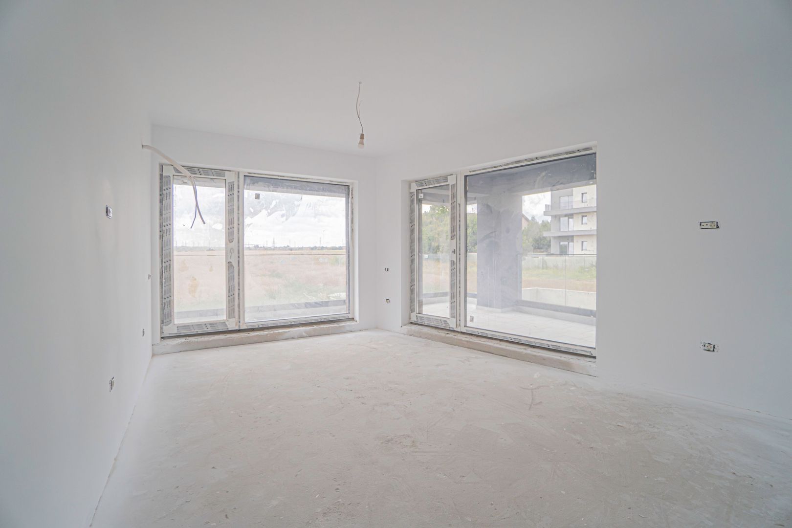 Tomis Nord/Carrefour -Vanzare Apartament cu 3 camere, bloc nou. - Poză 1