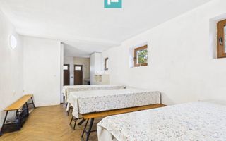 Casă  spațioasă cu 5 camere, Aradului - Poză 9