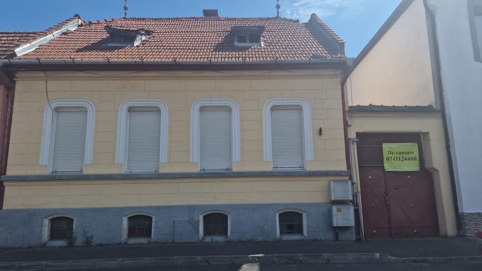 Vanzare casa 4 camere Brasov - central - Poză 1