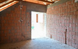 Casa la rosu de vanzare | Iordacheanu - Valea Cucului | Comision 0% - Poză 9