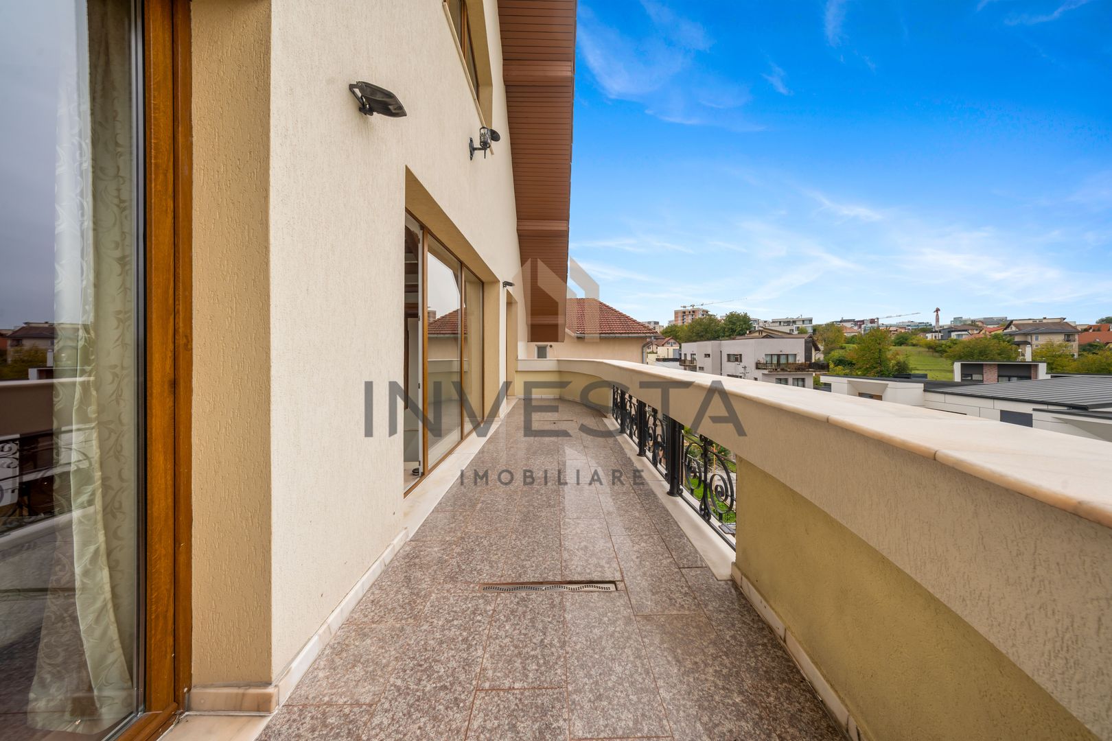 Vila cu teren de 1081 mp in cartierul Andrei Muresanu! - Poză 24