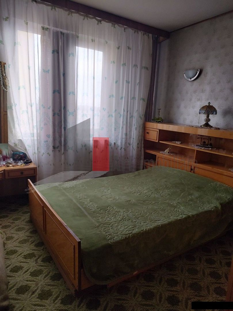 Apartament 3 camere Moinesti - Poză 3