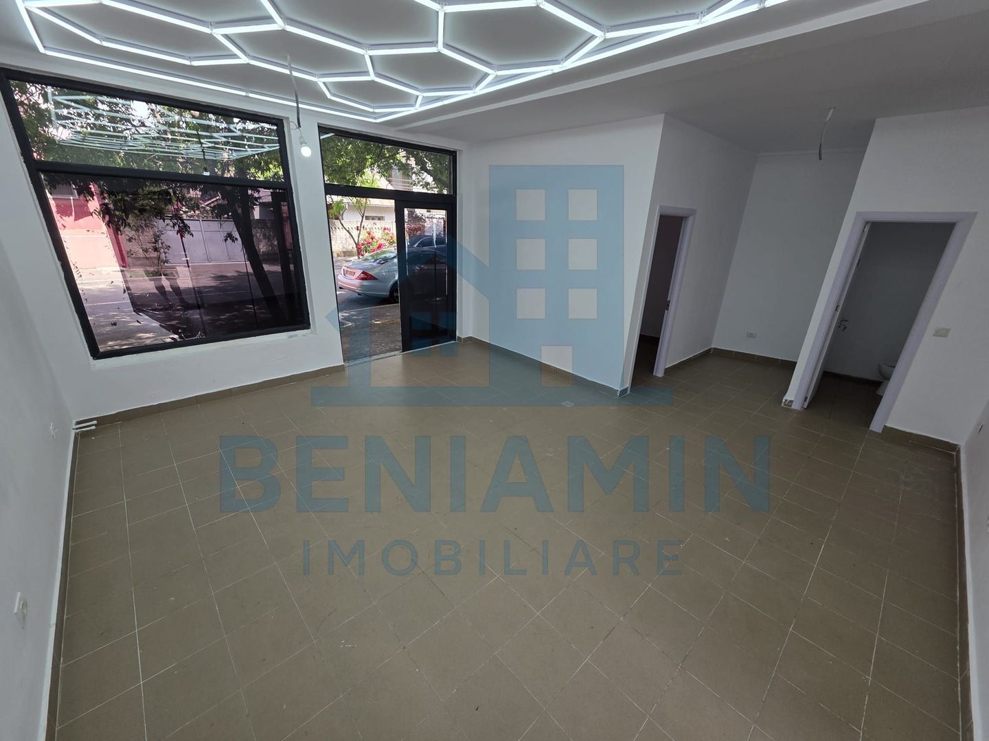 Spatiu comercial de inchiriat - 40mp - Craiovita-Noua - SIF - Poză 1