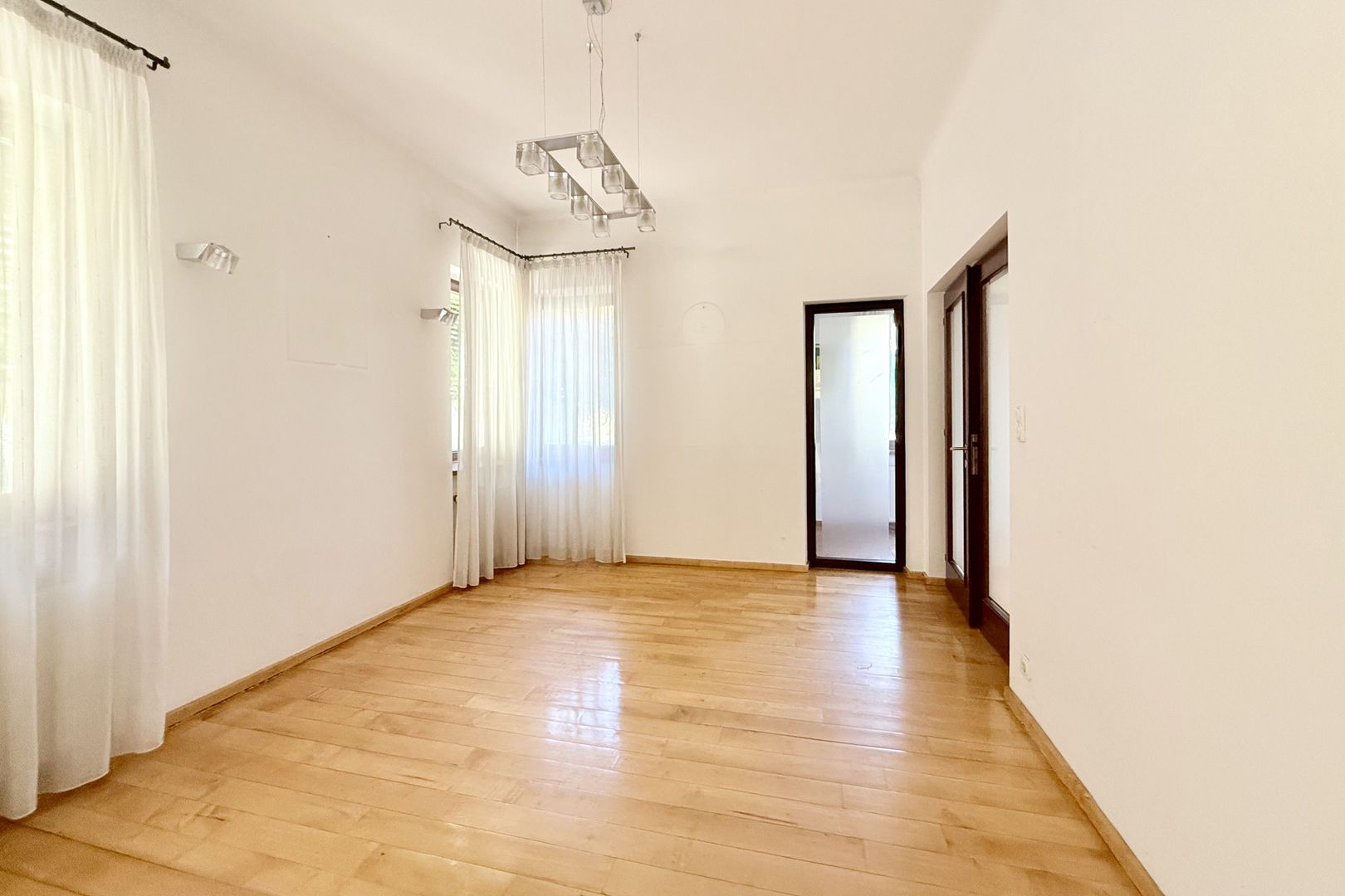 Vilă superbă | Cotroceni | 8 camere terasă și grădină - Poză 7