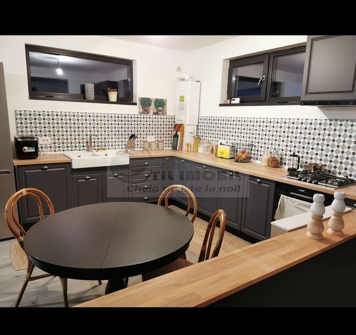 Casa/Vila de inchiriat Antibiotice - 780 euro - Poză 1