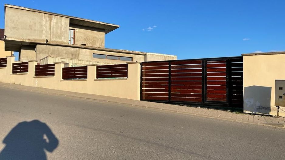 Casa cu 4 Apartamente - Poză 4