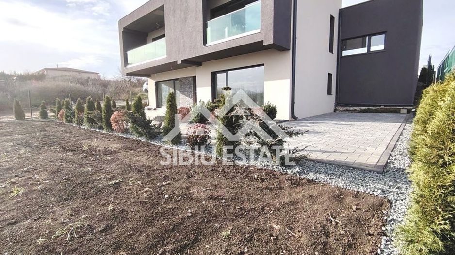 Casa Sibiu, Selimbar teren 790 mp, garaj, terase - Poză 9