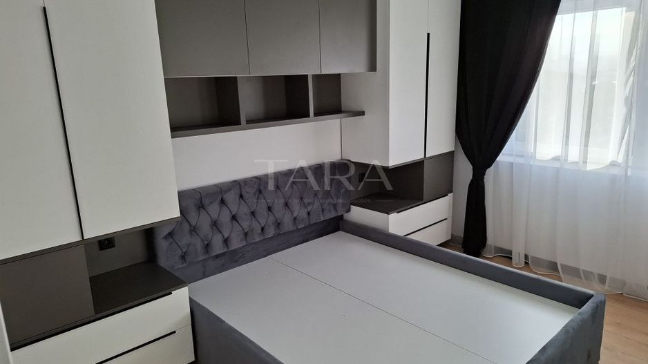 Apartament superb, ultrafinisat, complet mobilat. - Poză 3