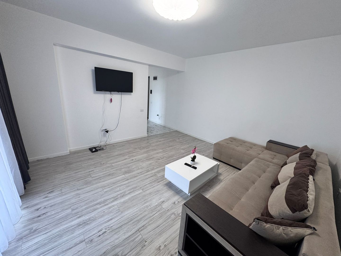 AP. 2 CAMERE- CURTE 60 MP, PARCARE INCLUSA, CENTRALA PROPRIE, MODERN - Poză 2