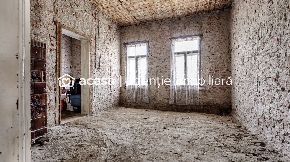 Proprietate Rezervata Casă boierească cu teren generos in Lipova - Poză 2