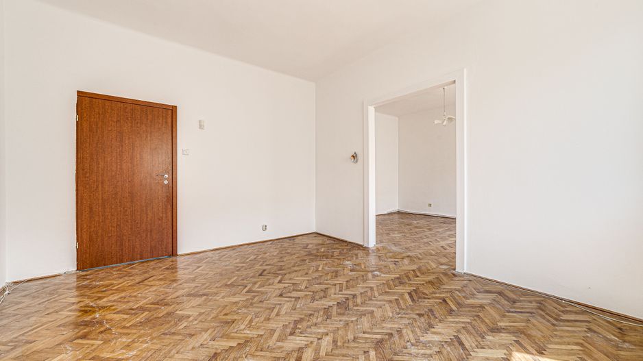 Preț redus! Apartament la casă, în centru - Poză 3