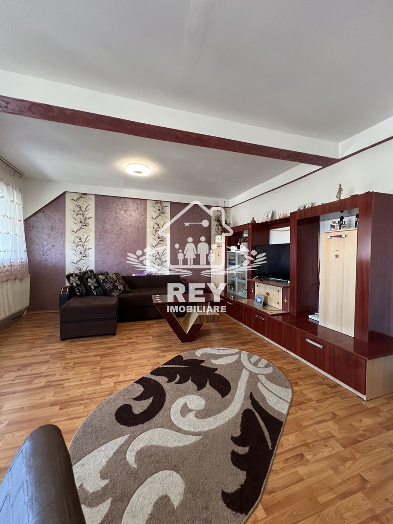 De vanzare- Apartament 3 camere str Luptei - Poză 11