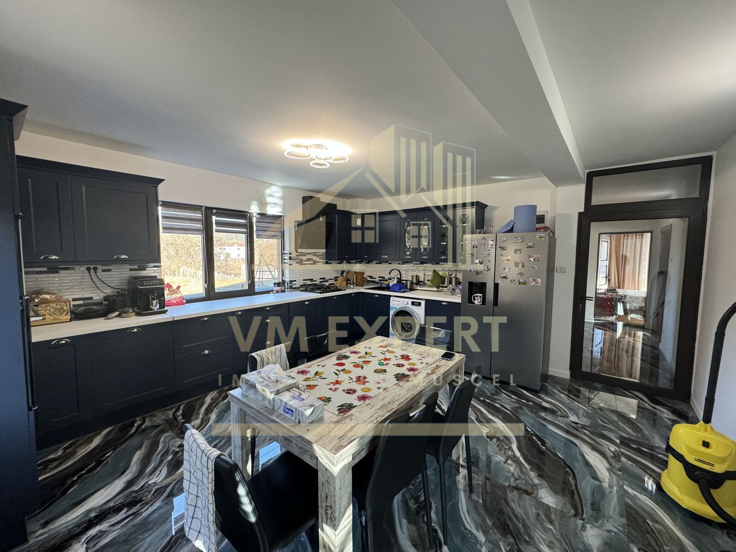 VILA S+P+E-306 MP, TEREN 2078 MP, CAMPULUNG - Poză 19