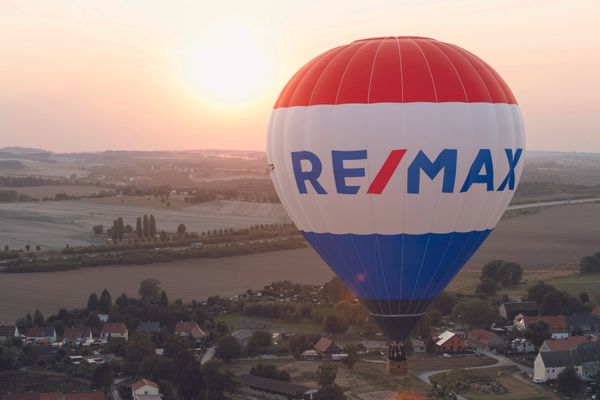 RE/MAX continuă extinderea în Republica Moldova: RE/MAX Capital și RE/MAX Experts, două noi birouri în Chișinău