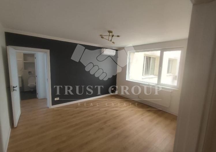 Apartament 3 camere 1 Mai | Imobil 1970 - Poză 1