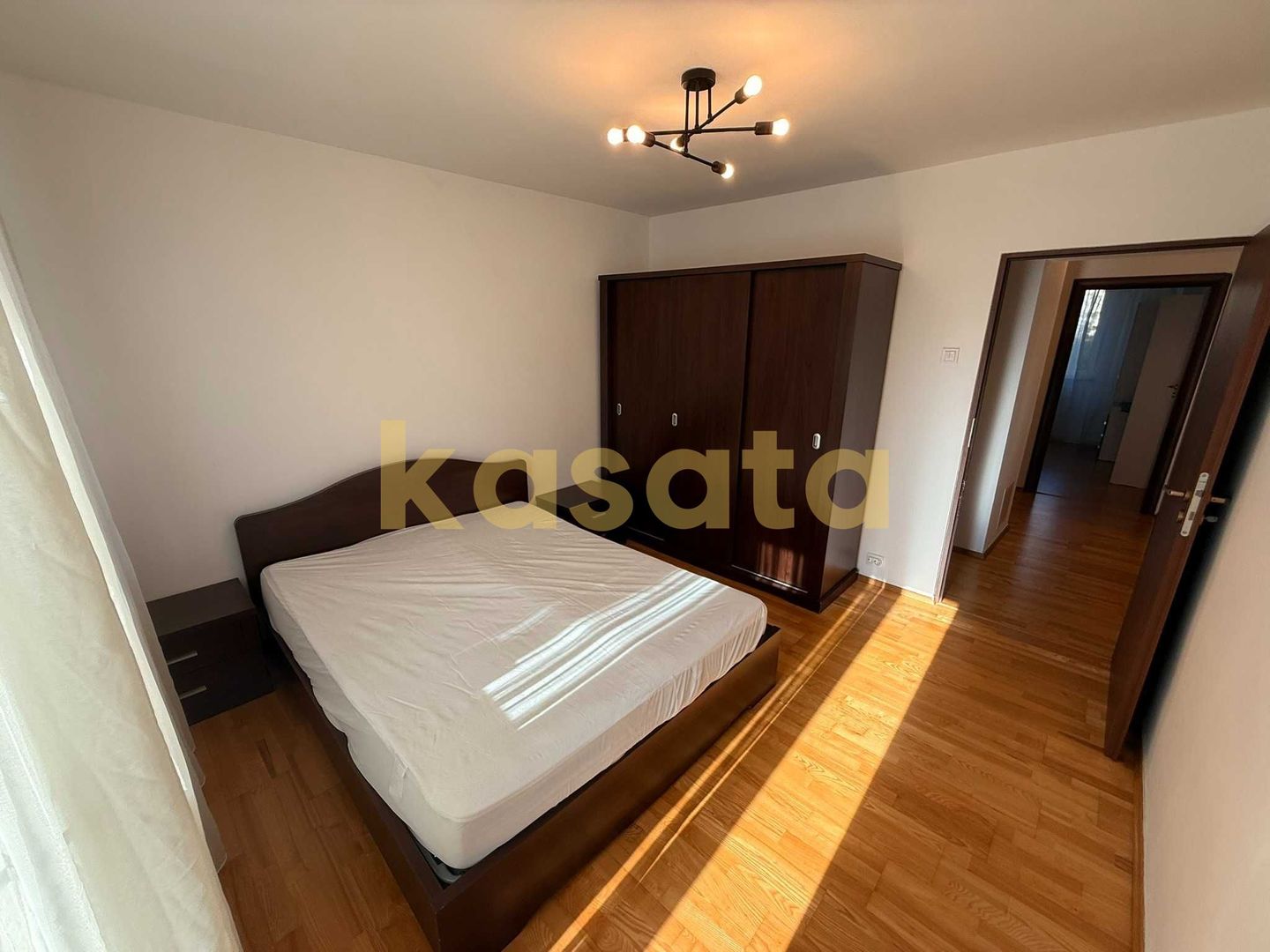 OPORTUNITATE | APARTAMENT 4 CAMERE | BANEASA | BLOC 1982 | 3 BALCOANE - Poză 2
