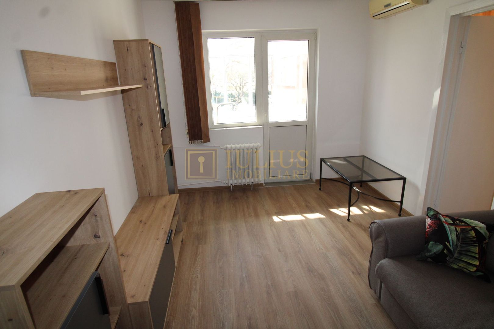 2 camere, vis a vis de Spitalul Judetean, ideal pentru doctori sau studenti - Poză 3